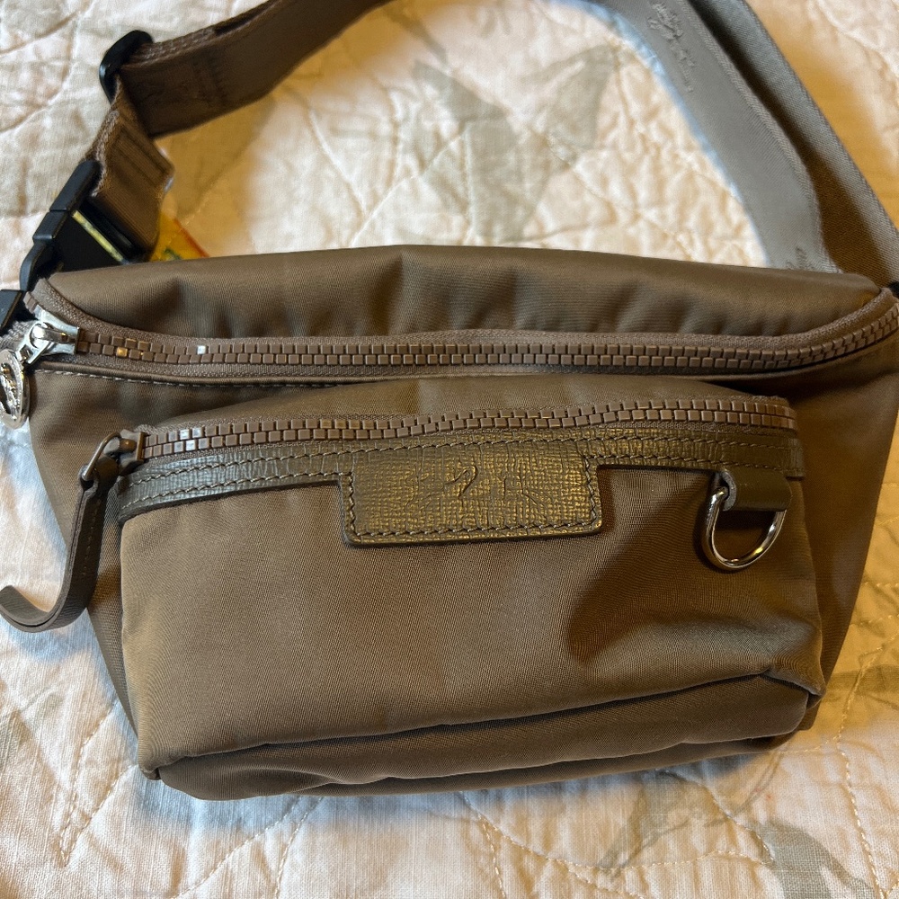 Authentic Longchamp beltbag crossbody slingbag khaki olive  EUC